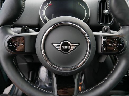 Used 2022 MINI Cooper Countryman S w/ Premium Package image 17