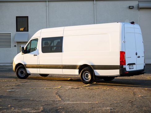 Used 2021 Mercedes-Benz Sprinter 3500 image 17