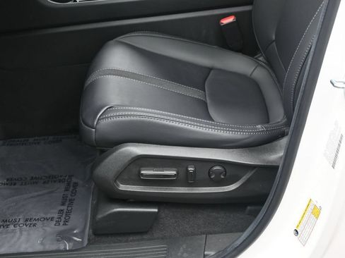 Certified 2025 Honda Pilot Touring image 13