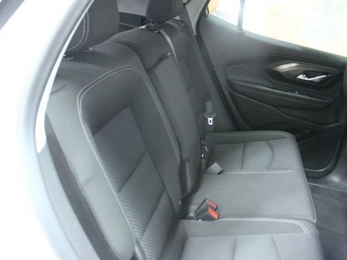 Used 2024 GMC Terrain SLE FWD image 11