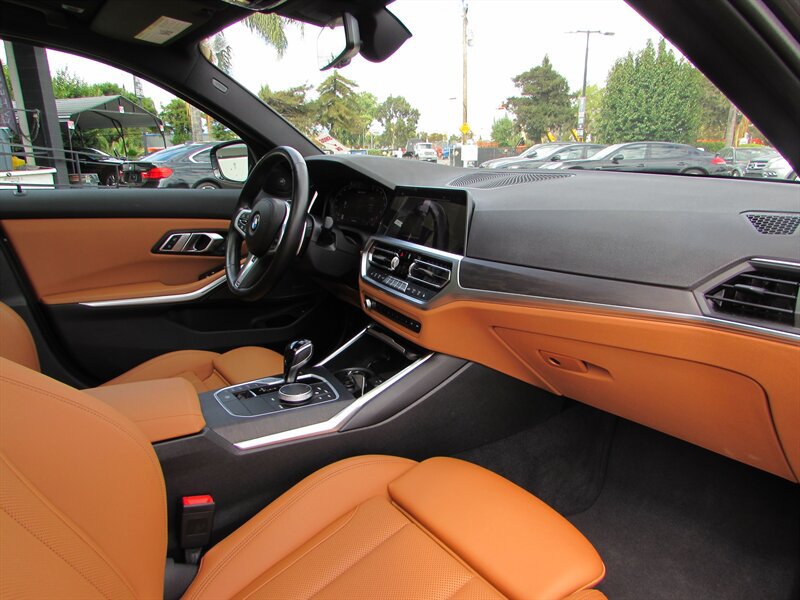 Used 2022 BMW M340i RWD image 30