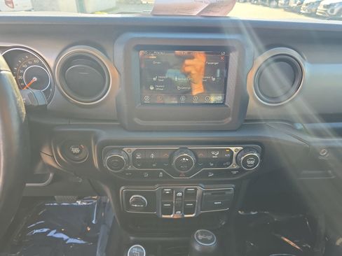 Used 2020 Jeep Wrangler Unlimited Sport AWD/4WD image 25