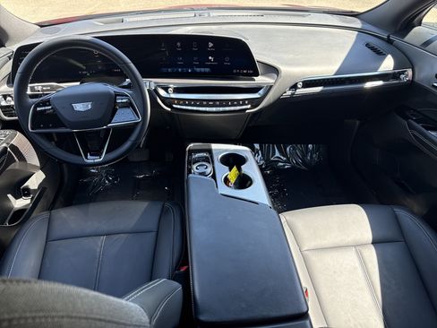 Used 2024 Cadillac Lyriq Tech AWD/4WD image 18