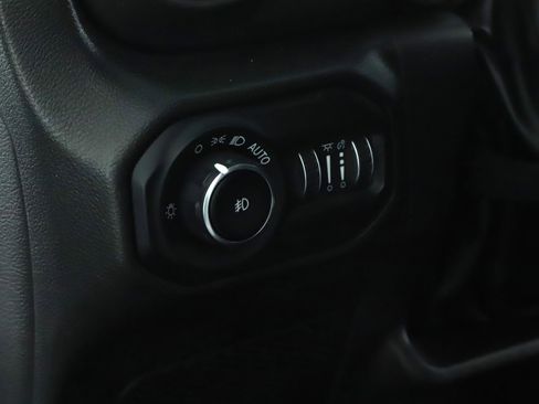 Used 2022 Jeep Wrangler Unlimited Sahara image 8