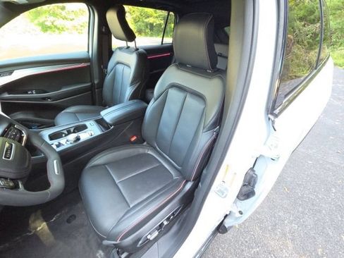 Used 2024 Jeep Wagoneer Launch Edition AWD/4WD image 14