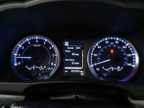 Certified 2019 Toyota Highlander Plus FWD image 26