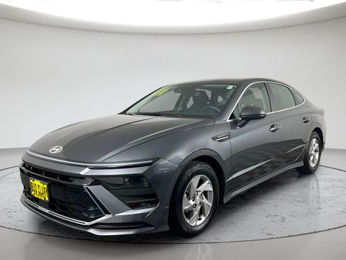 Used 2025 Hyundai Sonata SE FWD image 7