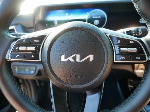 Certified 2024 Kia Seltos EX AWD/4WD image 25