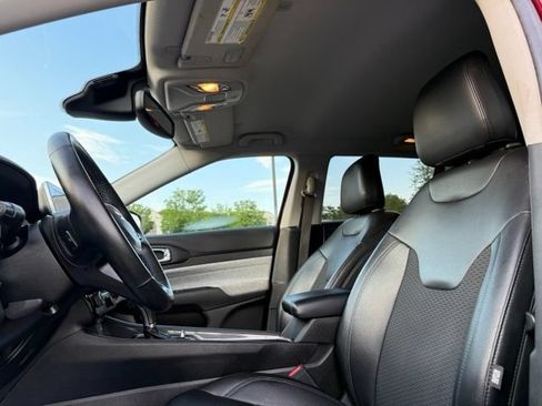 Used 2022 Jeep Compass Latitude w/ Convenience Group AWD/4WD image 22