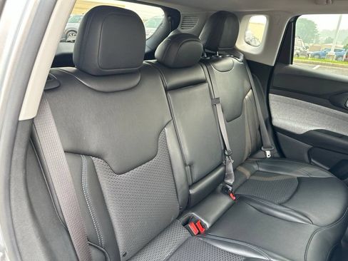 Used 2022 Jeep Compass Latitude w/ Convenience Group AWD/4WD image 28