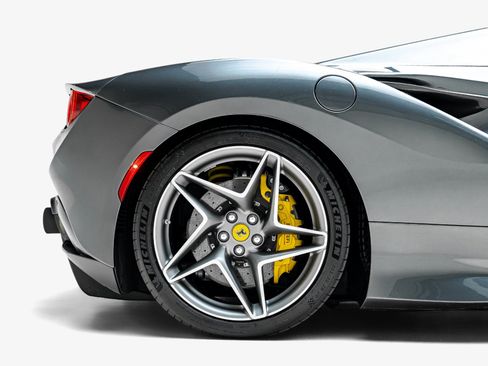 Used 2022 Ferrari F8 Tributo RWD image 22