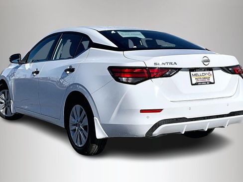 Used 2025 Nissan Sentra S image 4