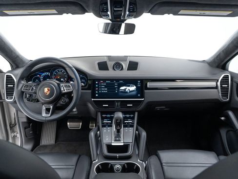 Used 2023 Porsche Cayenne Turbo image 18