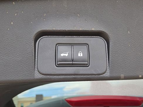 Used 2023 Nissan Rogue SL w/ SL Premium Package FWD image 14