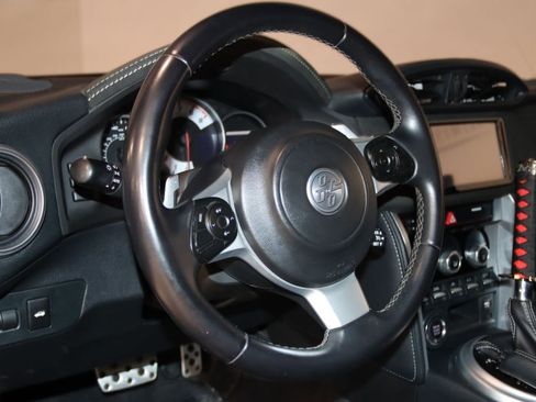Used 2020 Toyota 86 RWD image 39