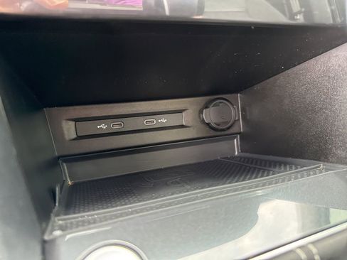 Used 2023 Volkswagen Tiguan SE image 25