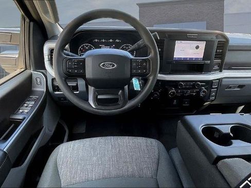 Certified 2025 Ford F250 XLT w/ 360-Degree Camera Package AWD/4WD image 9