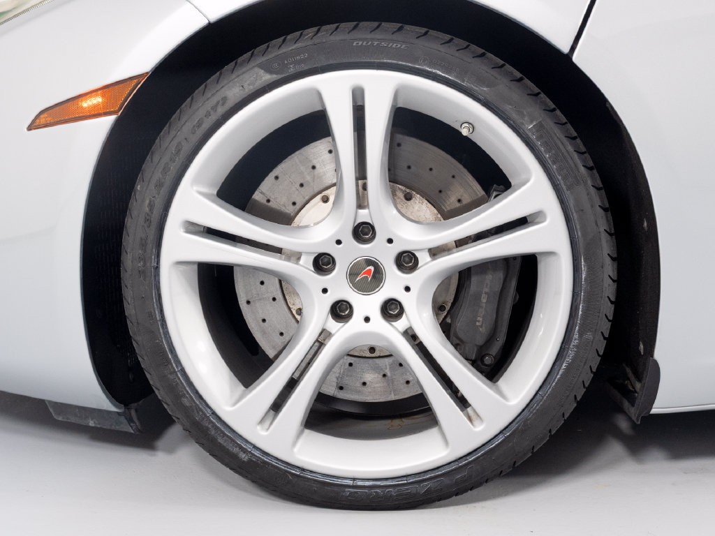 Used 2013 McLaren MP4-12C Spider RWD image 10