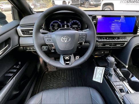 Used 2025 Toyota Camry XSE image 6