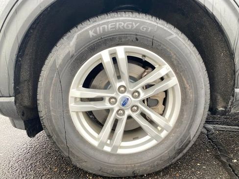 Used 2023 Ford Explorer XLT image 22