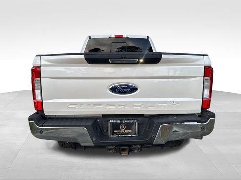 Used 2017 Ford F250 Lariat w/ Lariat Value Package image 4