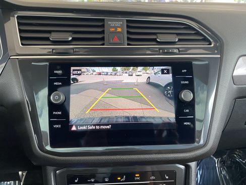 Certified 2023 Volkswagen Tiguan SE R-Line FWD image 4