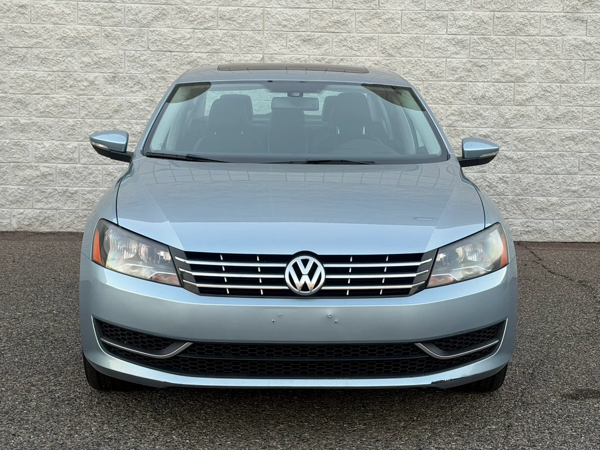 Used 2012 Volkswagen Passat TDI SE FWD image 2