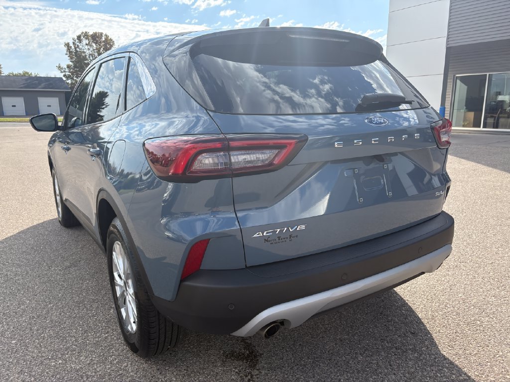 Used 2023 Ford Escape Active w/ Tech Pack #2 AWD/4WD image 9