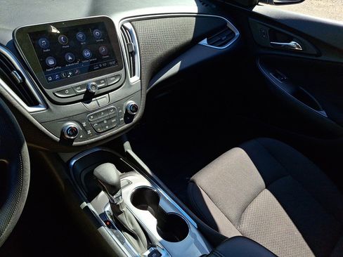 Used 2023 Chevrolet Malibu LT FWD image 25