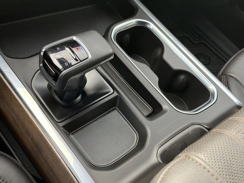 Used 2025 Chevrolet Silverado 1500 High Country w/ Midnight Edition AWD/4WD image 26