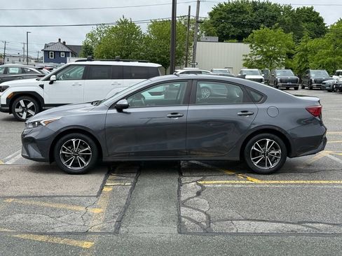 Used 2023 Kia Forte LXS FWD image 2