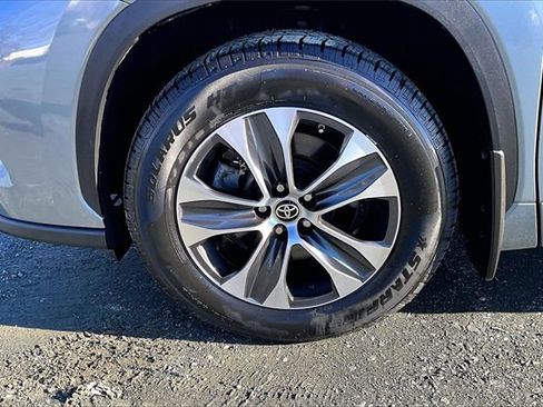 Used 2021 Toyota Highlander XLE image 8