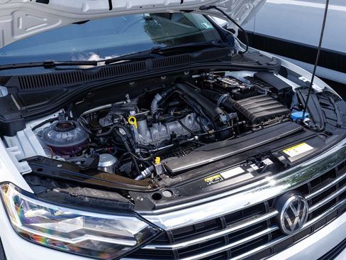 Used 2020 Volkswagen Jetta SE w/ SE Cold Weather Package FWD image 32