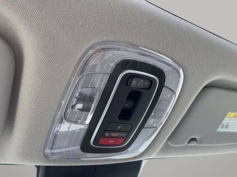 New 2025 Hyundai Elantra Limited image 27