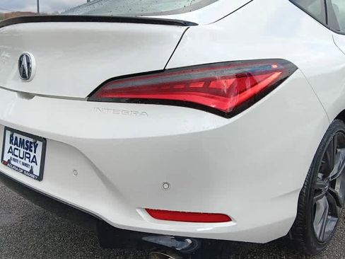 Used 2023 Acura Integra A-Spec image 5