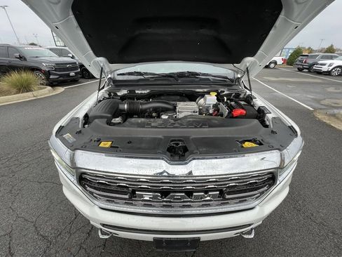 Used 2022 RAM 1500 Limited w/ Body-Colour Bumper Group image 32