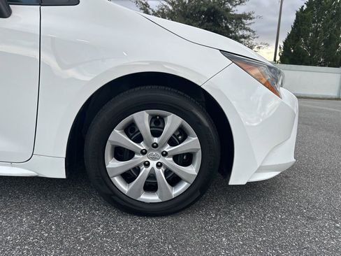 Used 2025 Toyota Corolla LE image 5