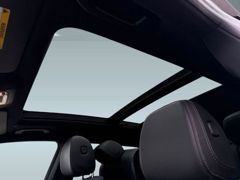 Used 2024 Mercedes-Benz GLS 450 4MATIC image 13