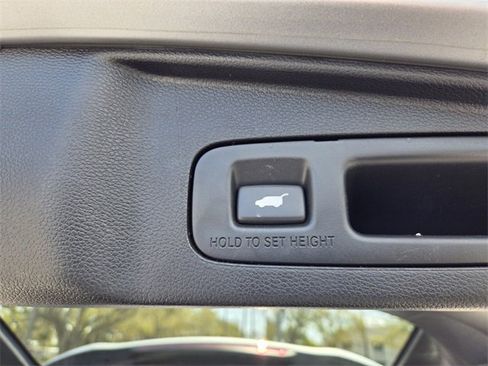Used 2020 Honda CR-V Touring image 10