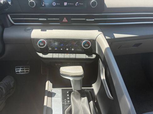 Used 2026 Hyundai Elantra Sport FWD image 17