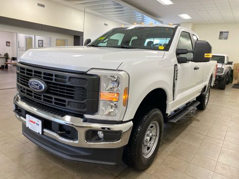 New 2026 Ford F250 XL w/ XL Chrome Package image 4
