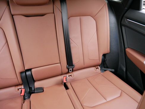 Used 2024 Audi Q3 2.0T Premium Plus w/ Premium Plus Package image 14