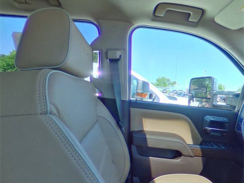 Used 2019 GMC Sierra 2500 Denali w/ Duramax Plus Package image 5