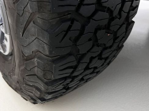 Used 2020 Ford F150 Raptor w/ Equipment Group 802A Luxury image 30