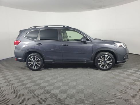 Used 2023 Subaru Forester Limited image 3