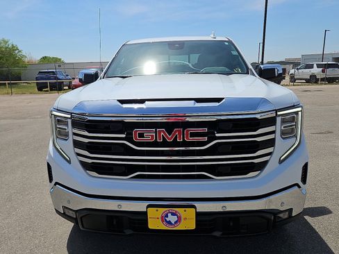 New 2026 GMC Sierra 1500 SLT AWD/4WD image 8