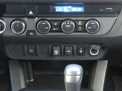 Certified 2023 Toyota Tacoma TRD Sport AWD/4WD image 30