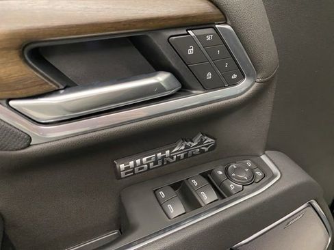 Used 2026 Chevrolet Silverado 1500 High Country w/ Midnight Edition AWD/4WD image 26