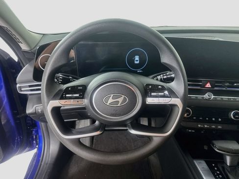 Used 2024 Hyundai Elantra SEL FWD image 11