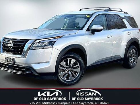Certified 2024 Nissan Pathfinder SV AWD/4WD image 1